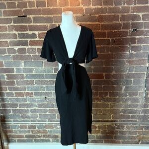 Urban Daizy - Black Cutout Tie Dress